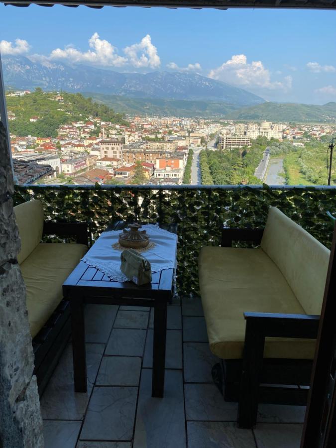 Aria Baci Guest House Берат Экстерьер фото